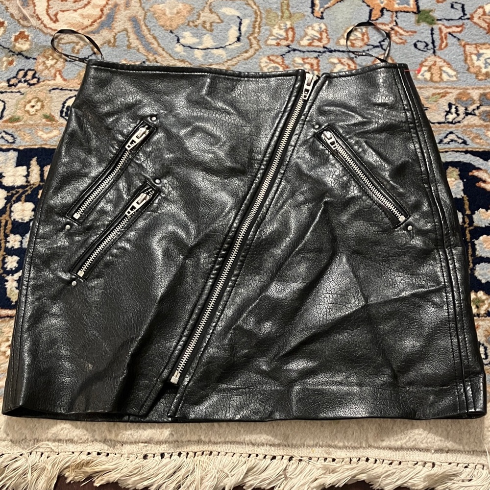 Blank NYC Black Faux LeatherMini Skirt with Zipper Accents - Picture 1 of 9